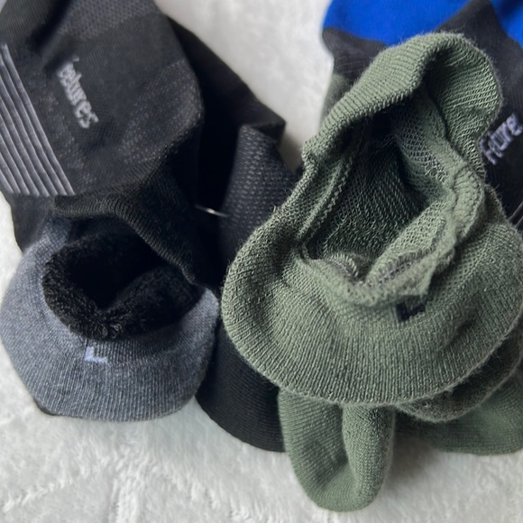 ( 2) Feetures  Elite Max Cushion No Show Tab Socks - Picture 12 of 15